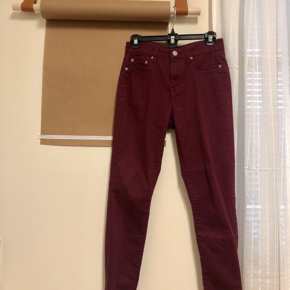 High waisted Aeropostale maroon skinny jeans
